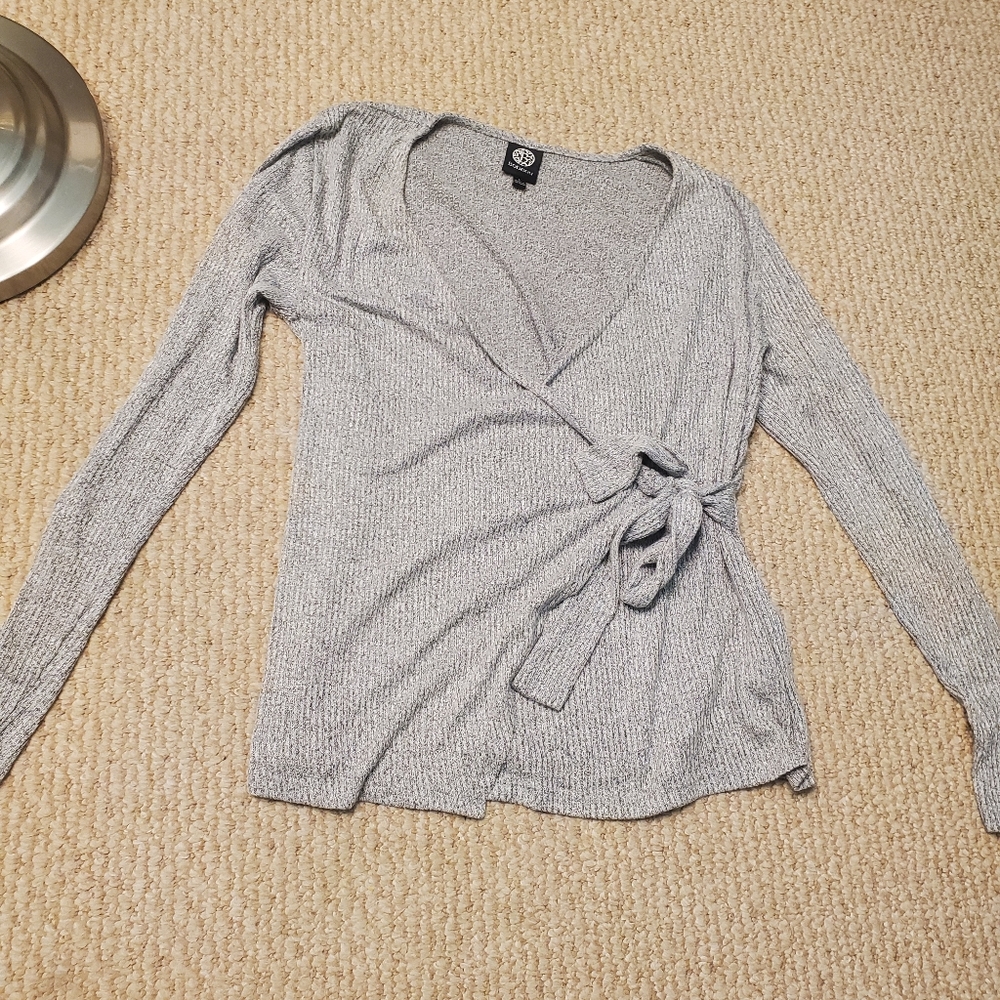 Long sleeve gray shirt
